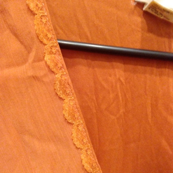 Closet clearout - Picture 4 of 4